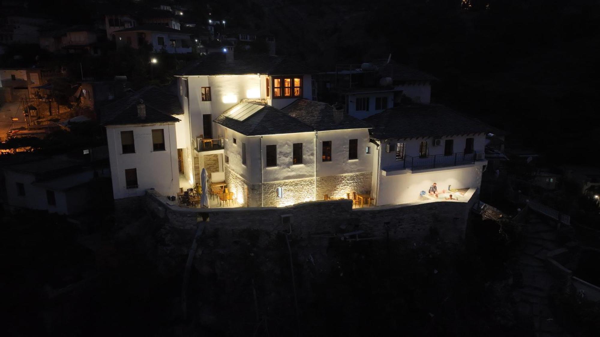 Hotel Aqueduct *