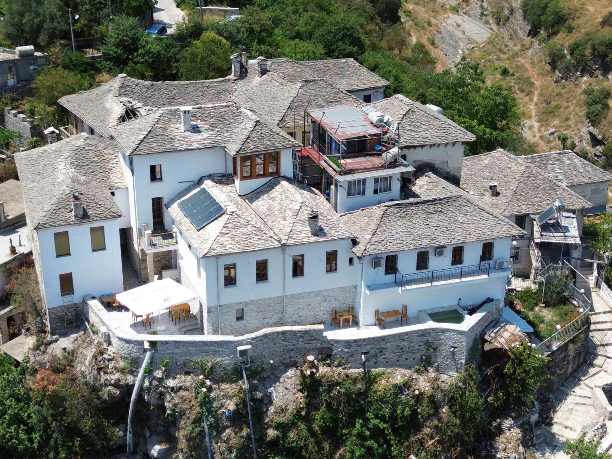 Aqueduct Hotel