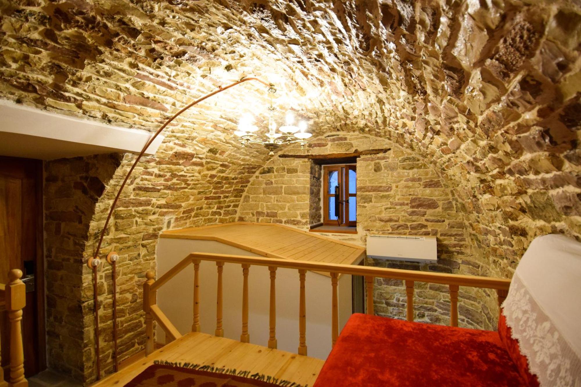 Aqueduct Hotel *